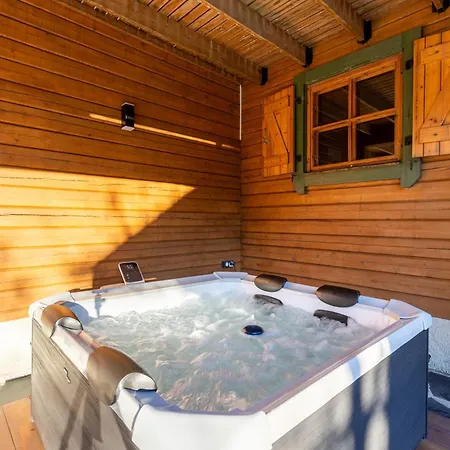 L'ecrin Des Pyrenees - Authentique Chalet Classe 4 Etoiles Avec Jacuzzi * Фон-Ромё